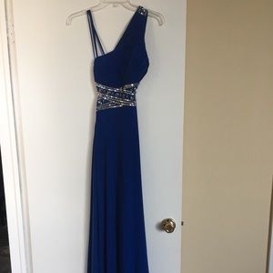 Dark blue gown 🖤💜🎉💃🏻